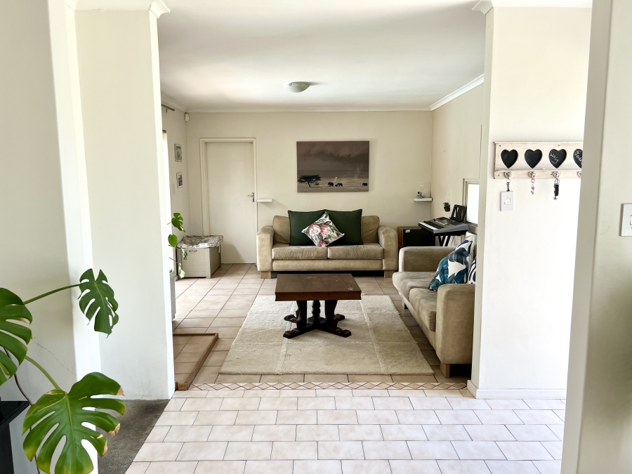 4 Bedroom Property for Sale in Plattekloof Glen Western Cape